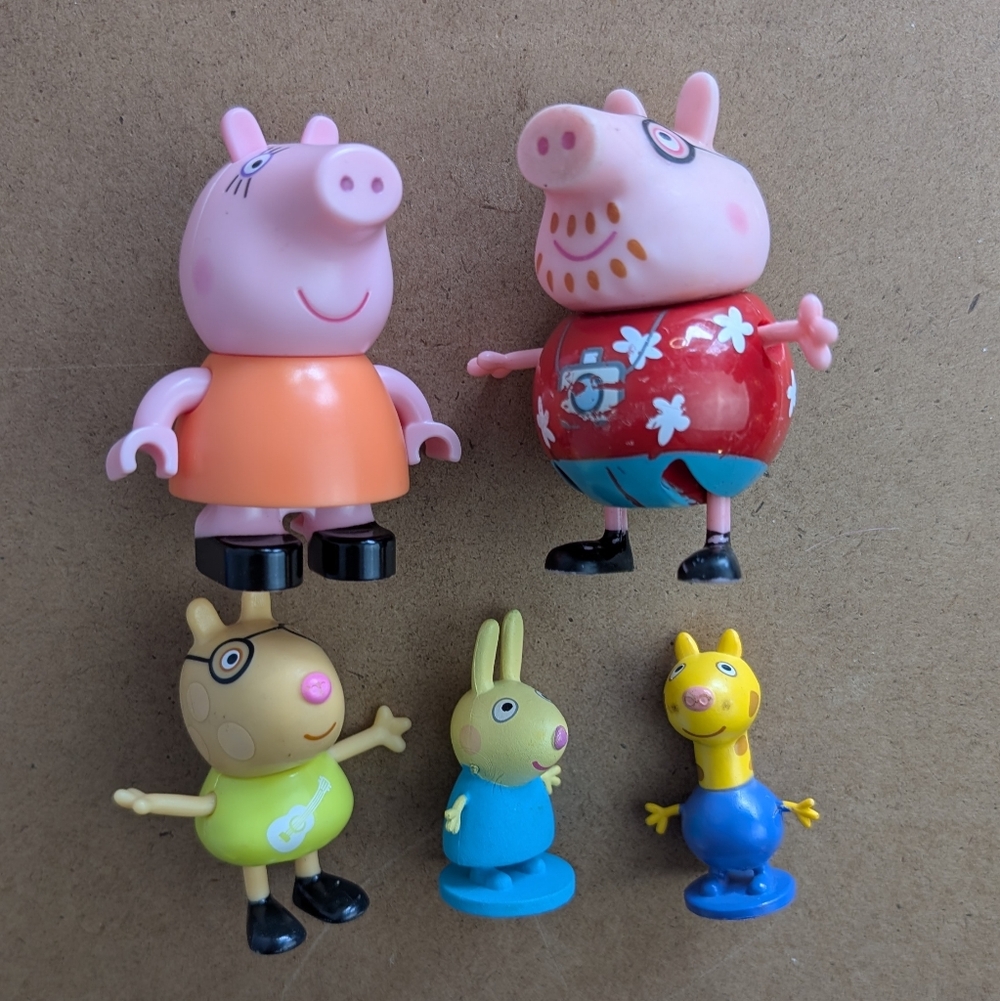 Peppa Pig & Friends Figures and School House Playset - Picture 10 of 14